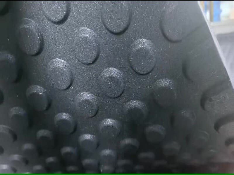 measuring floor gaps with a ruler